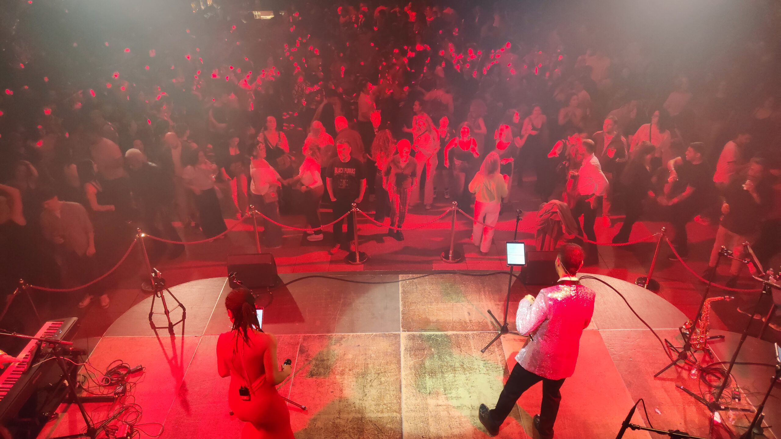 Animación de baile social en Sala La Paloma
